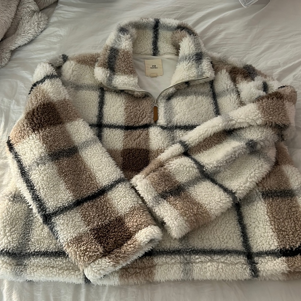 fuzzy sherpa cropped quarter zip